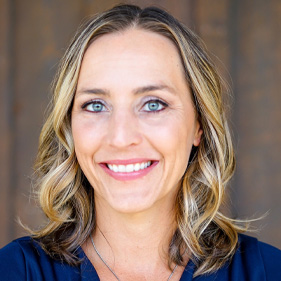 Pauline DeLange Martinez headshot